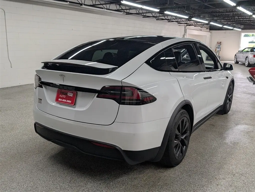 2023 Tesla Model X Long Range photo 4