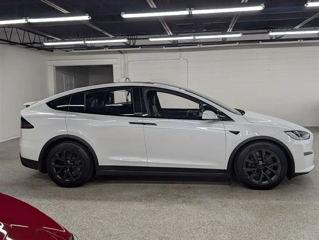 2023 Tesla Model X Long Range photo 5