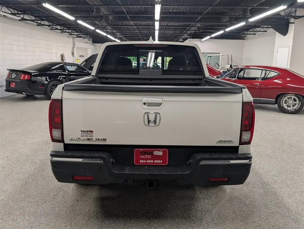 2018 Honda Ridgeline RTL AWD E photo 3
