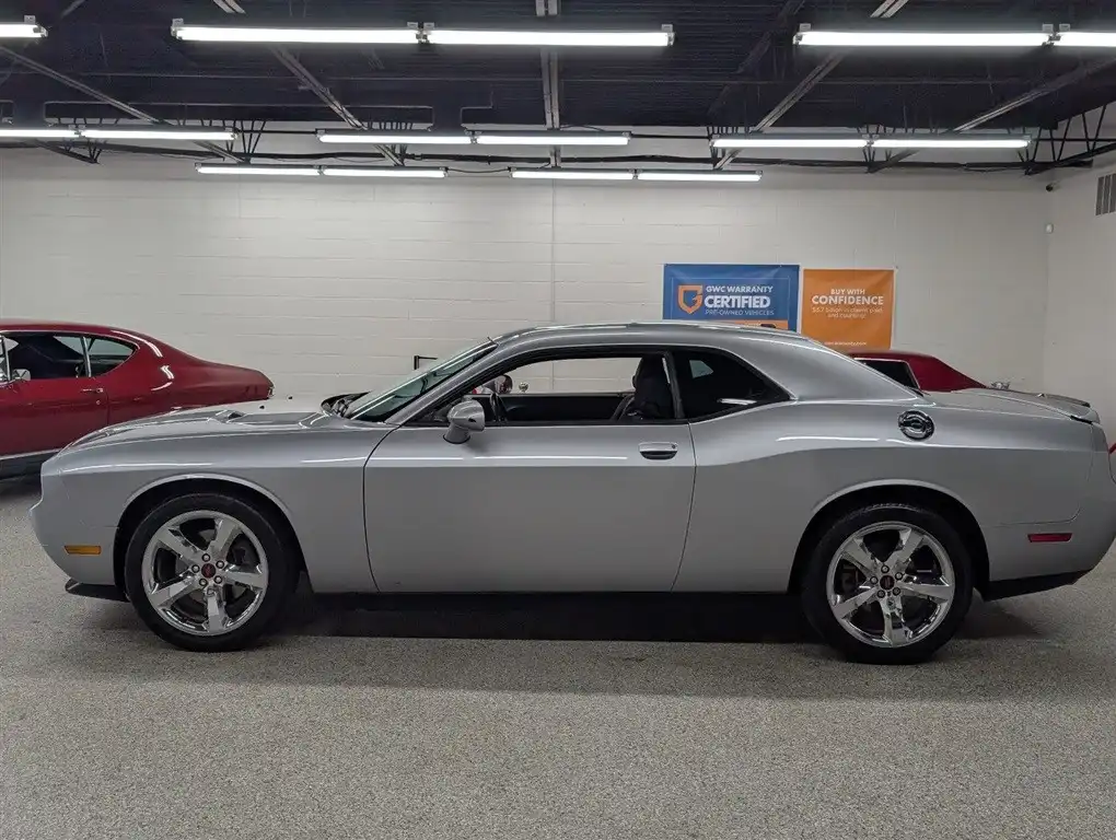 2014 Dodge Challenger SXT's photo