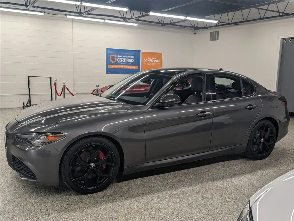 2019 Alfa Romeo Giulia 2.0 Ti Auto's photo