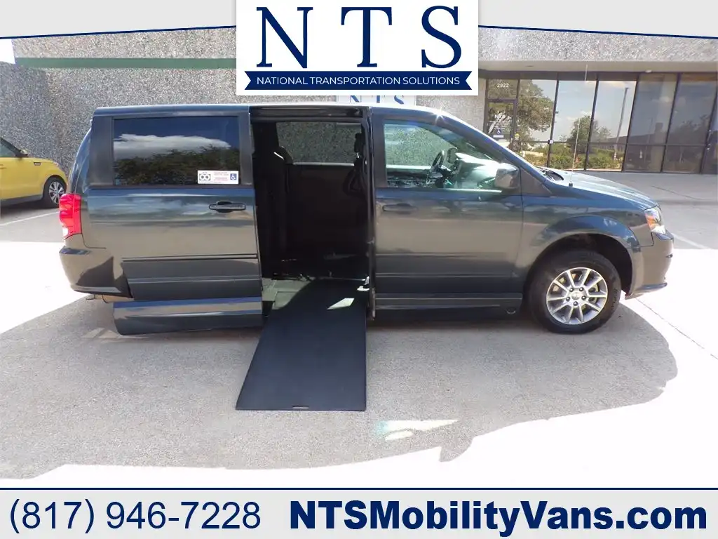 2013 Dodge Grand Caravan R/T FWD's photo