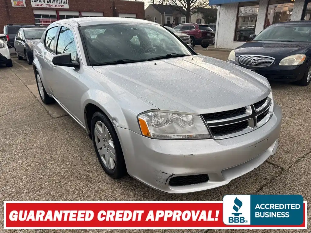 2012 Dodge Avenger SE's photo