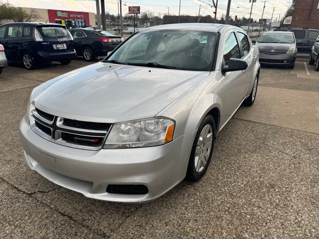 2012 Dodge Avenger SE photo 3