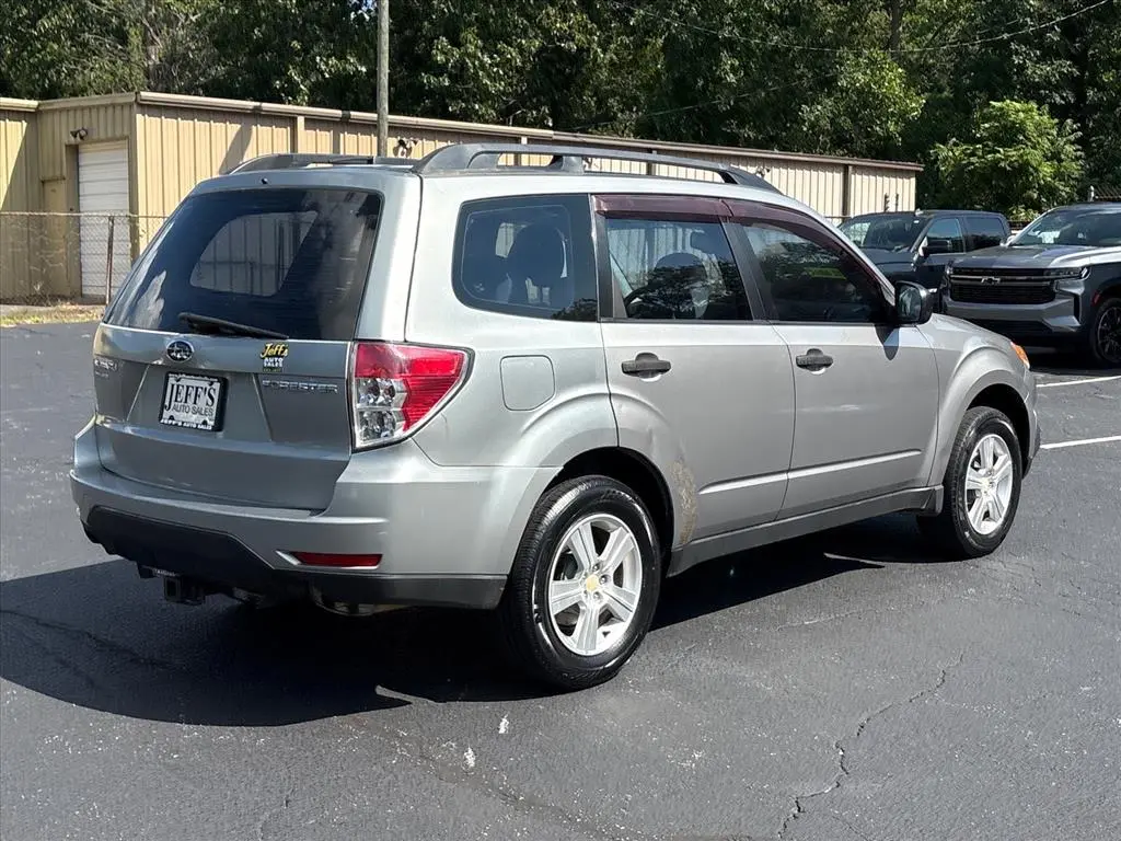 2011 Subaru Forester 2.5X AT PZEV photo 3