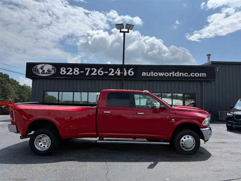 2016 RAM 3500 Laramie 4X4 Crew Cab LWB's photo