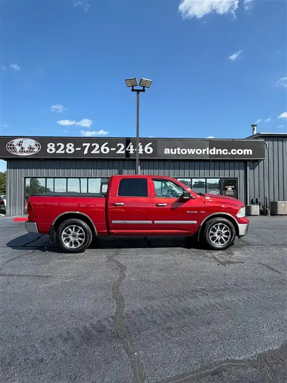 2009 Dodge Ram 1500 SLT Crew Cab's photo