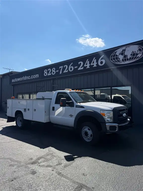 2012 Ford F-550's photo