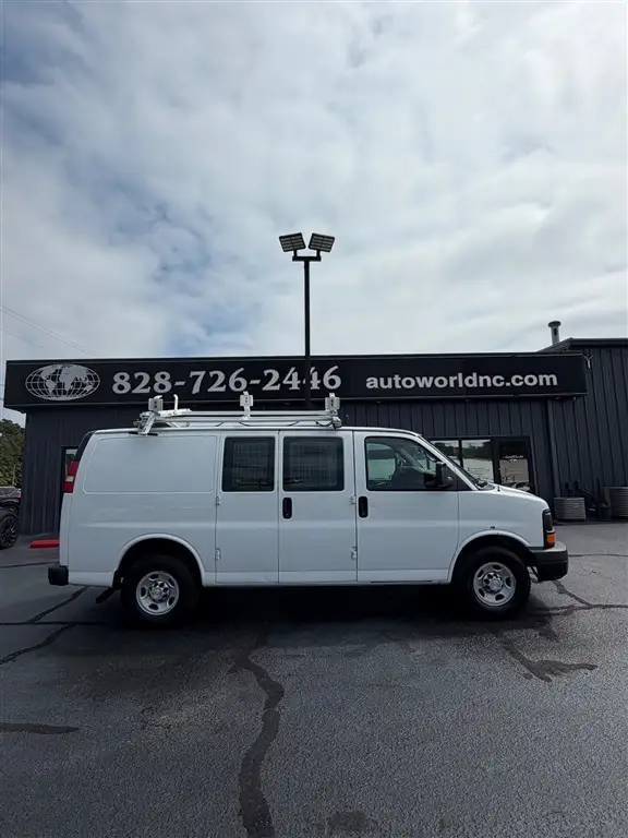 2015 Chevrolet Express Work Van HD 2500 photo 1