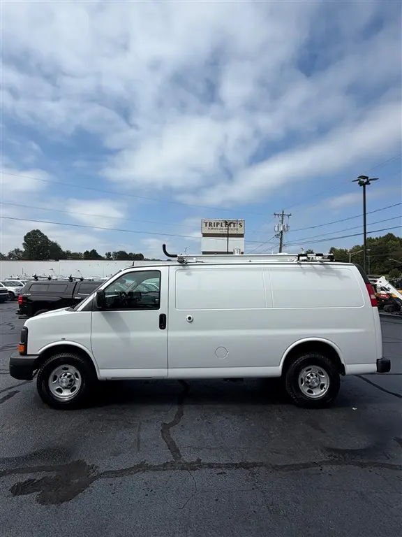 2015 Chevrolet Express Work Van HD 2500 photo 4