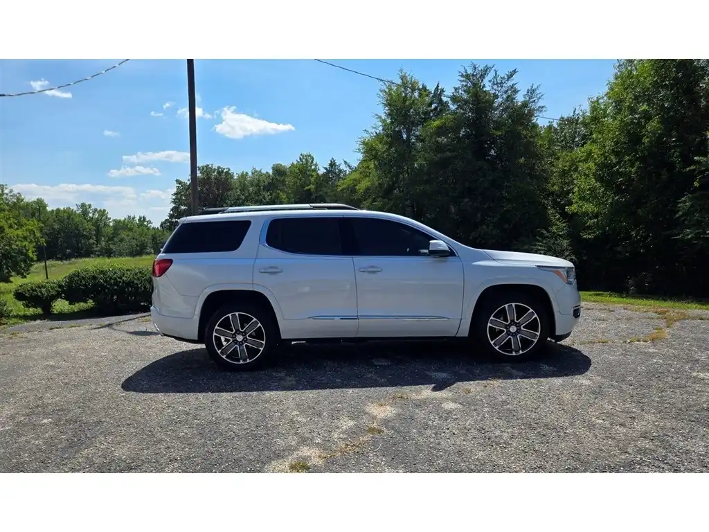 2018 GMC Acadia Denali AWD's photo