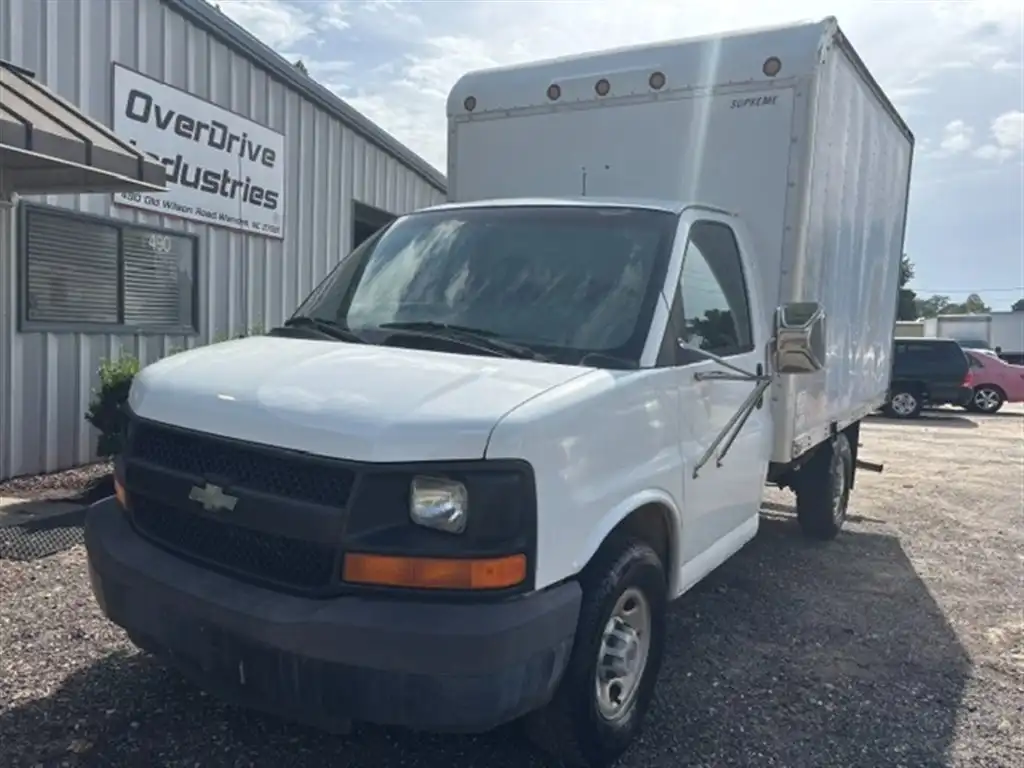 2003 Chevrolet Express 3500 LS Swb's photo