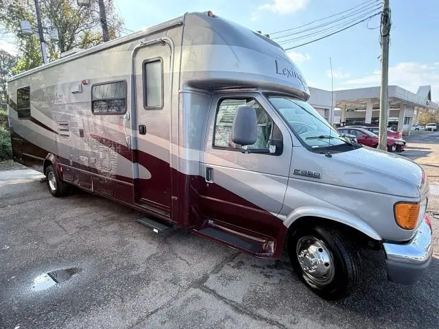 2006 Ford E-Series undefined photo 3