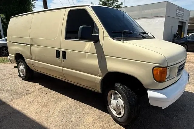 2007 Ford E-Series E-150 Van photo 3