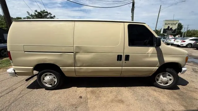 2007 Ford E-Series E-150 Van photo 4
