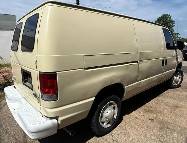 2007 Ford E-Series E-150 Van photo 5