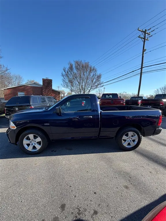 2012 RAM 1500 Express 4x4 Regular Cab SWB photo 4