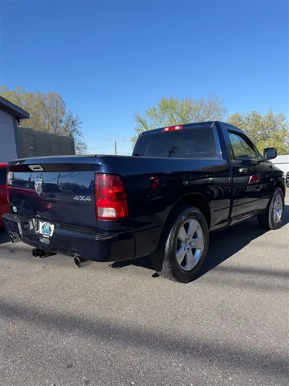 2012 RAM 1500 Express 4x4 Regular Cab SWB photo 5