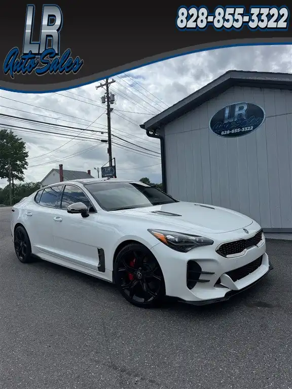 2019 Kia Stinger GT2's photo