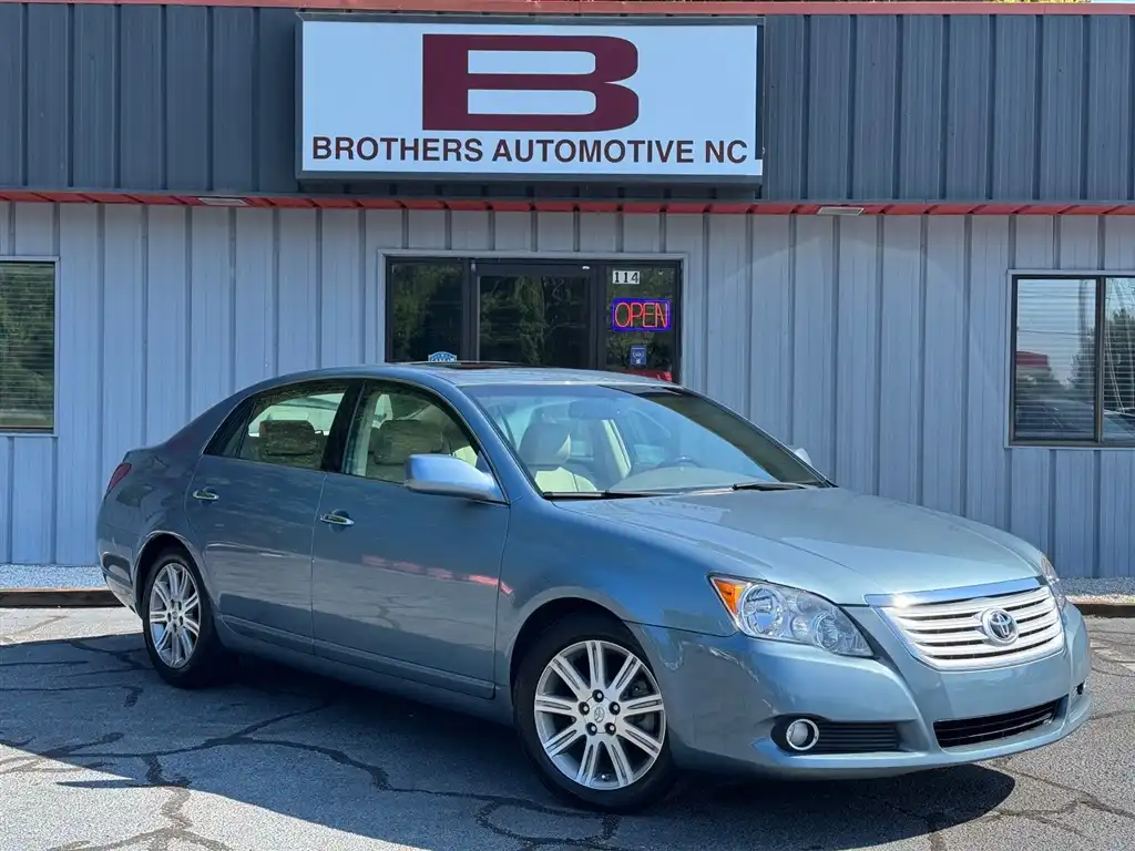 2008 Toyota Avalon Limited's photo