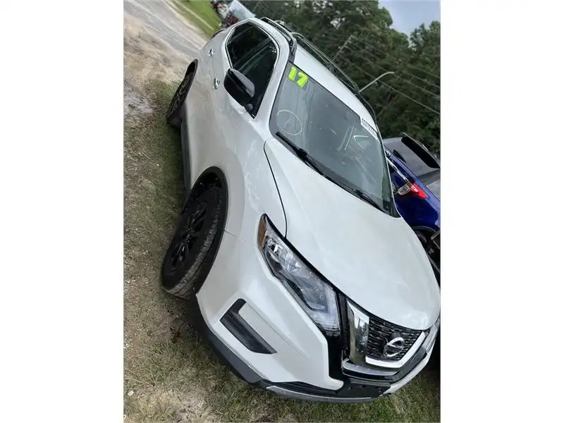 2017 Nissan Rogue SV FWD's photo