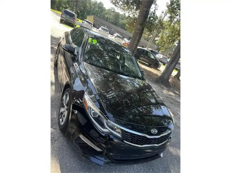 2019 Kia Optima S AT's photo