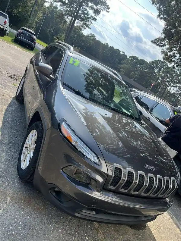 2017 Jeep Cherokee Latitude's photo