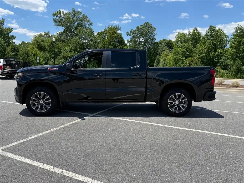 2021 Chevrolet Silverado 1500 RST 4X4 Crew Cab Short Box's photo