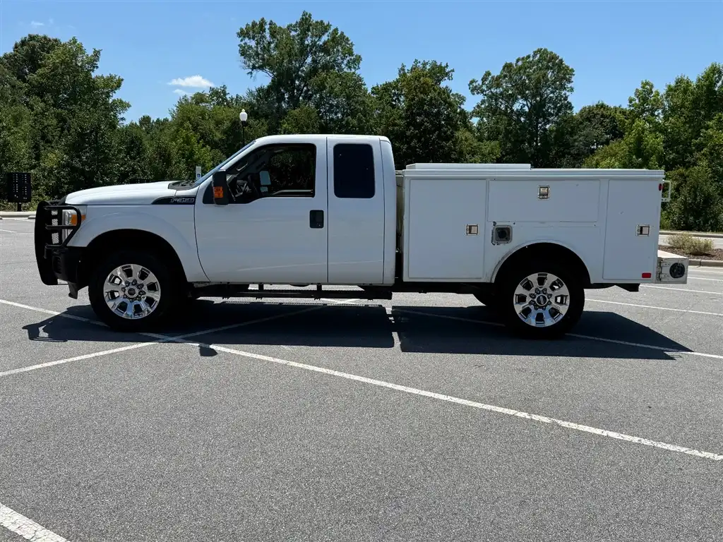 2016 Ford F-350 XLT 4x4 SuperCab 6-1/2' Box SRW's photo
