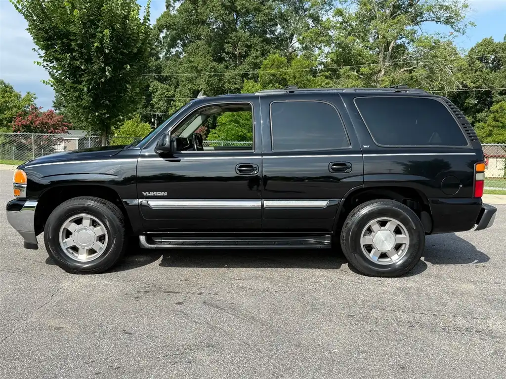2006 GMC Yukon 2WD SL's photo