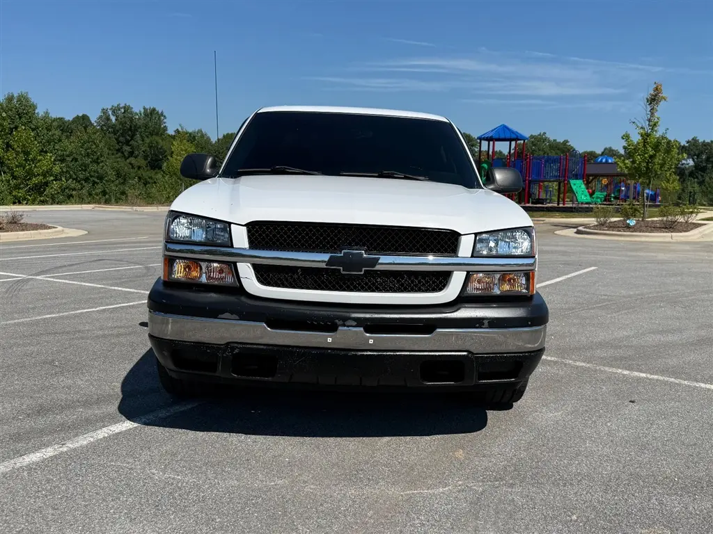 2005 Chevrolet Silverado 1500 LS Crew Cab photo 5