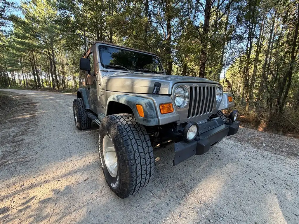 2000 Jeep Wrangler Sport's photo