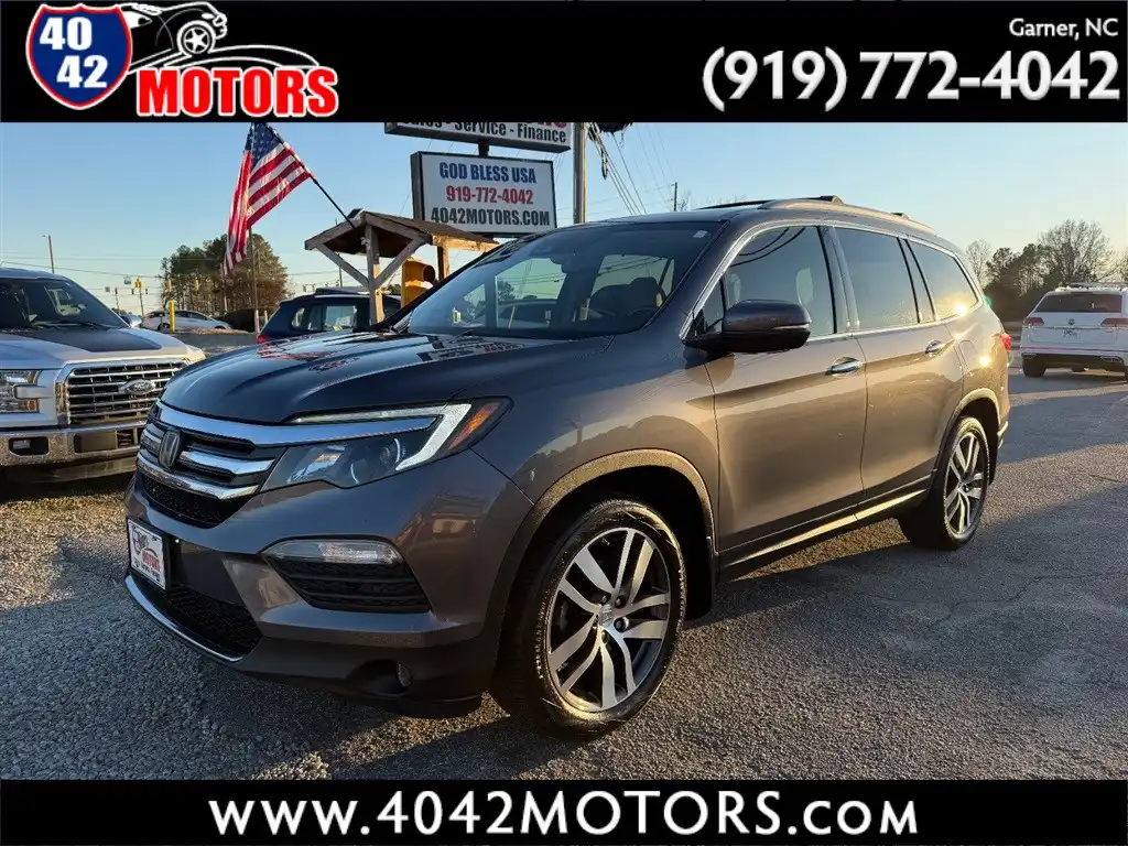 2017 Honda Pilot 4WD Elite's photo