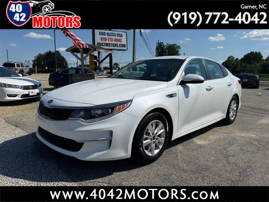 2017 Kia Optima LX AT's photo