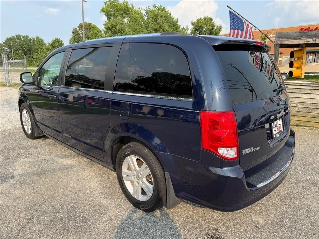 2012 Dodge Grand Caravan Crew photo 3