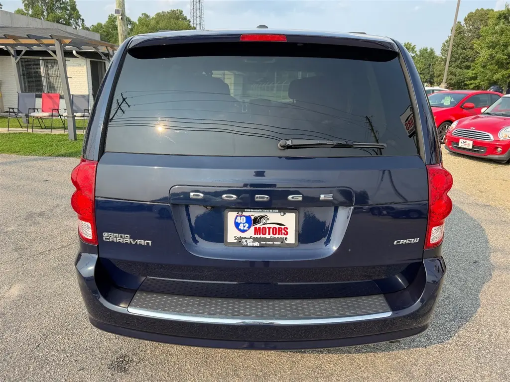 2012 Dodge Grand Caravan Crew photo 4