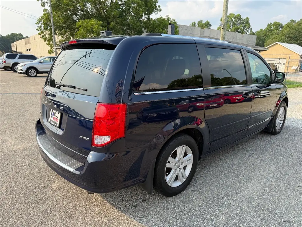2012 Dodge Grand Caravan Crew photo 5
