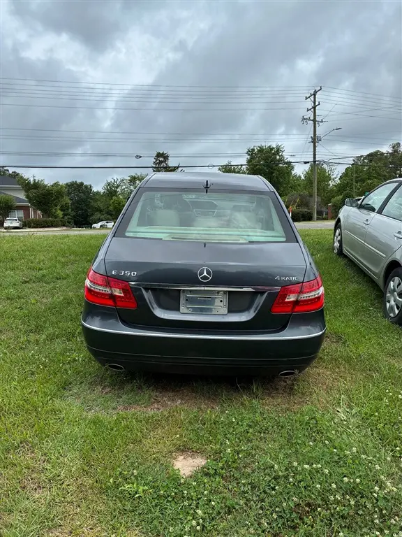2010 Mercedes-Benz E-Class E350 Luxury 4MATIC photo 5