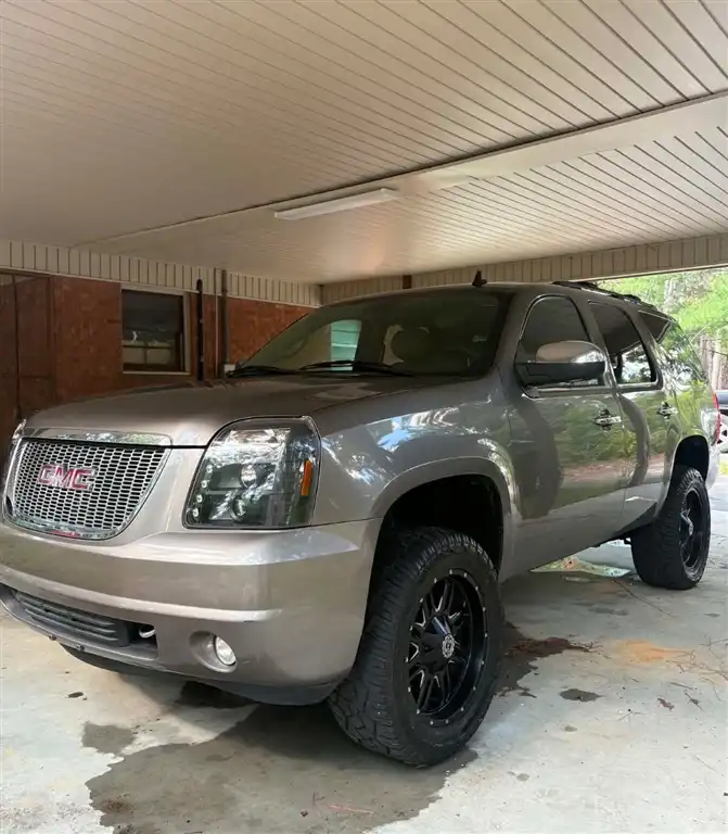2011 GMC Yukon 4WD SLT's photo