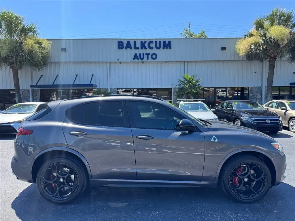 2022 Alfa Romeo Stelvio Quadrifoglio AWD's photo