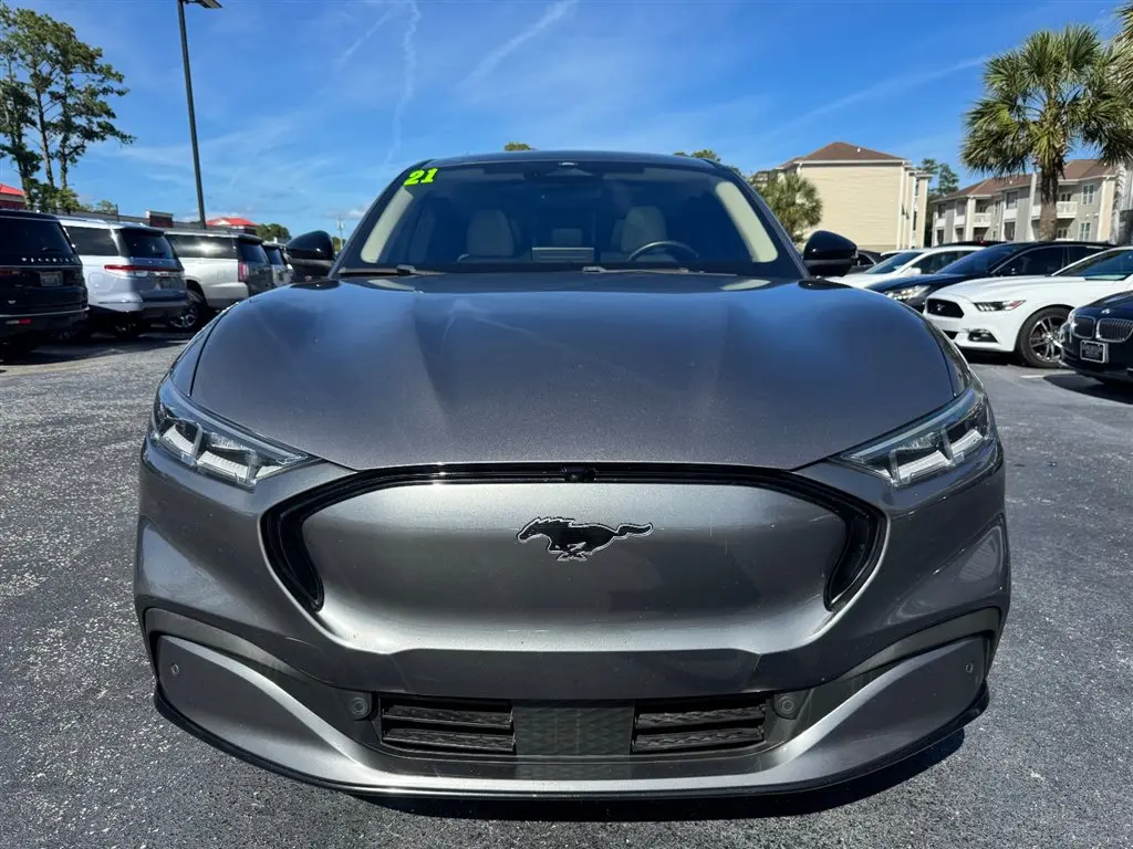 2021 Ford Mustang-Mach-e Premium photo 3