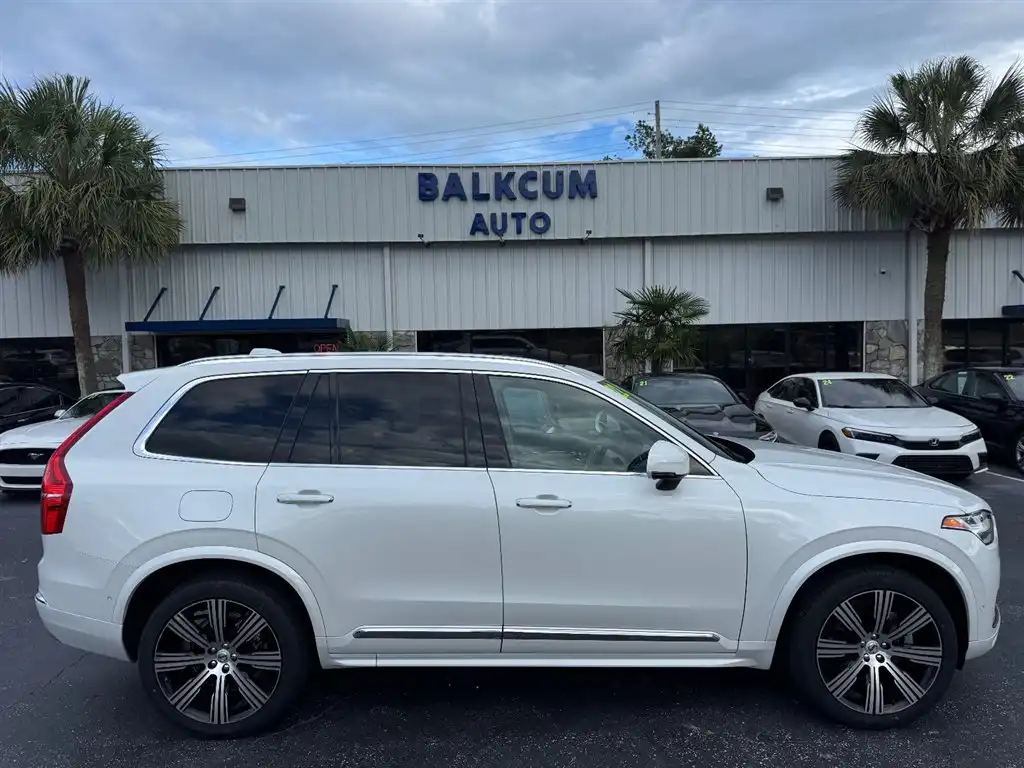 2022 Volvo XC90 T6 Inscription 6-Passenger AWD's photo