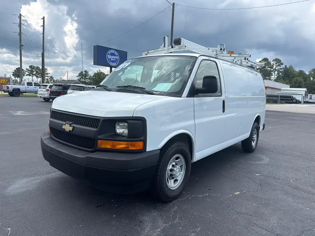 2017 Chevrolet Express Work Van HD 2500 photo 1