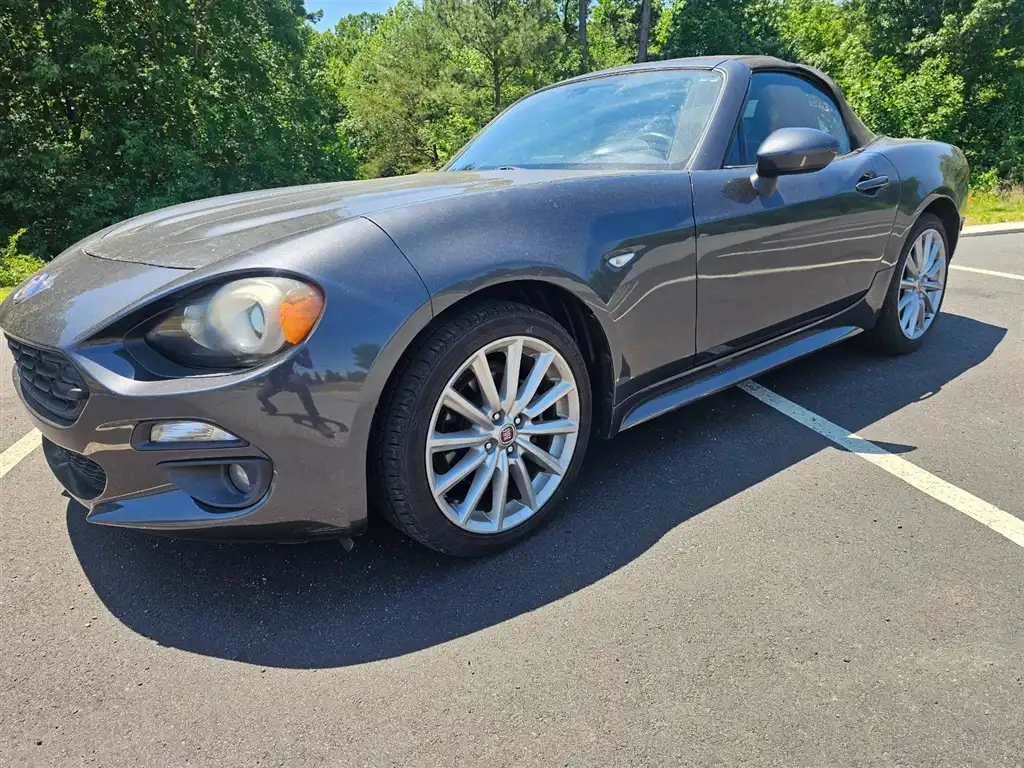 2017 FIAT 124 Spider 1.4 Lusso's photo