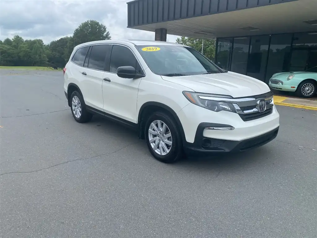 2019 Honda Pilot 2WD LX's photo