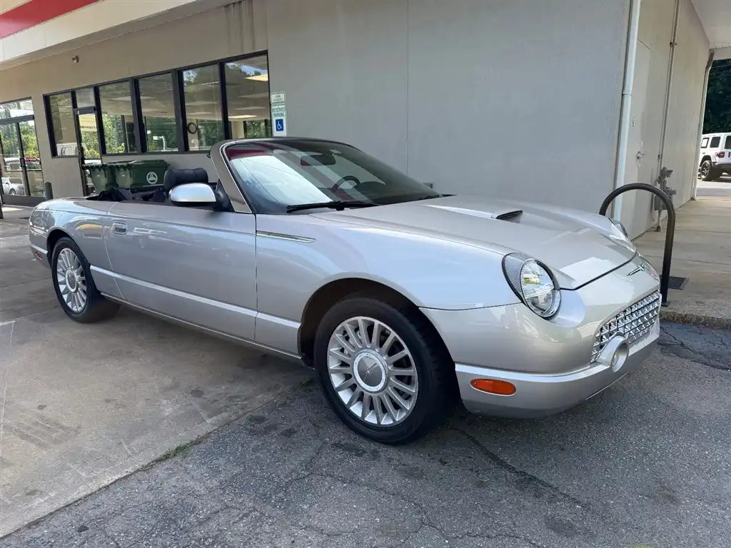 2005 Ford Thunderbird Deluxe's photo