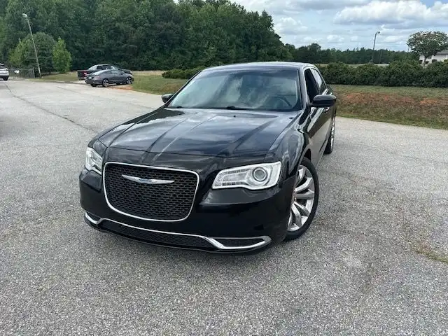 2018 Chrysler 300 Touring L's photo