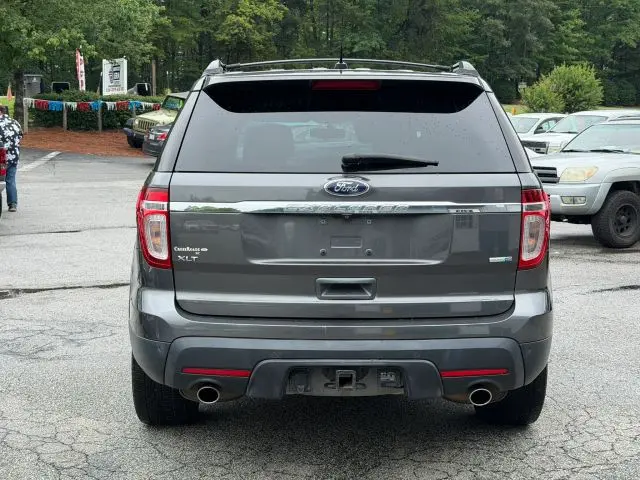 2015 Ford Explorer XLT 4x4 photo 4