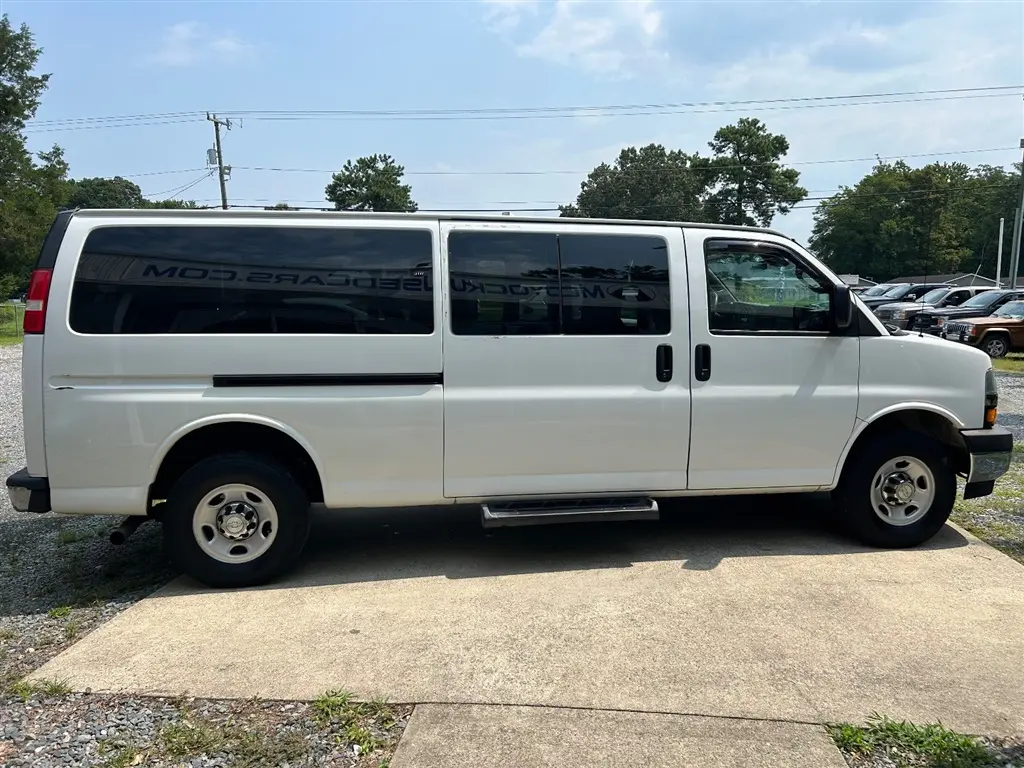 2019 Chevrolet Express LT 3500 Extended photo 4
