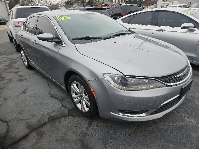 2015 Chrysler 200 Limited's photo